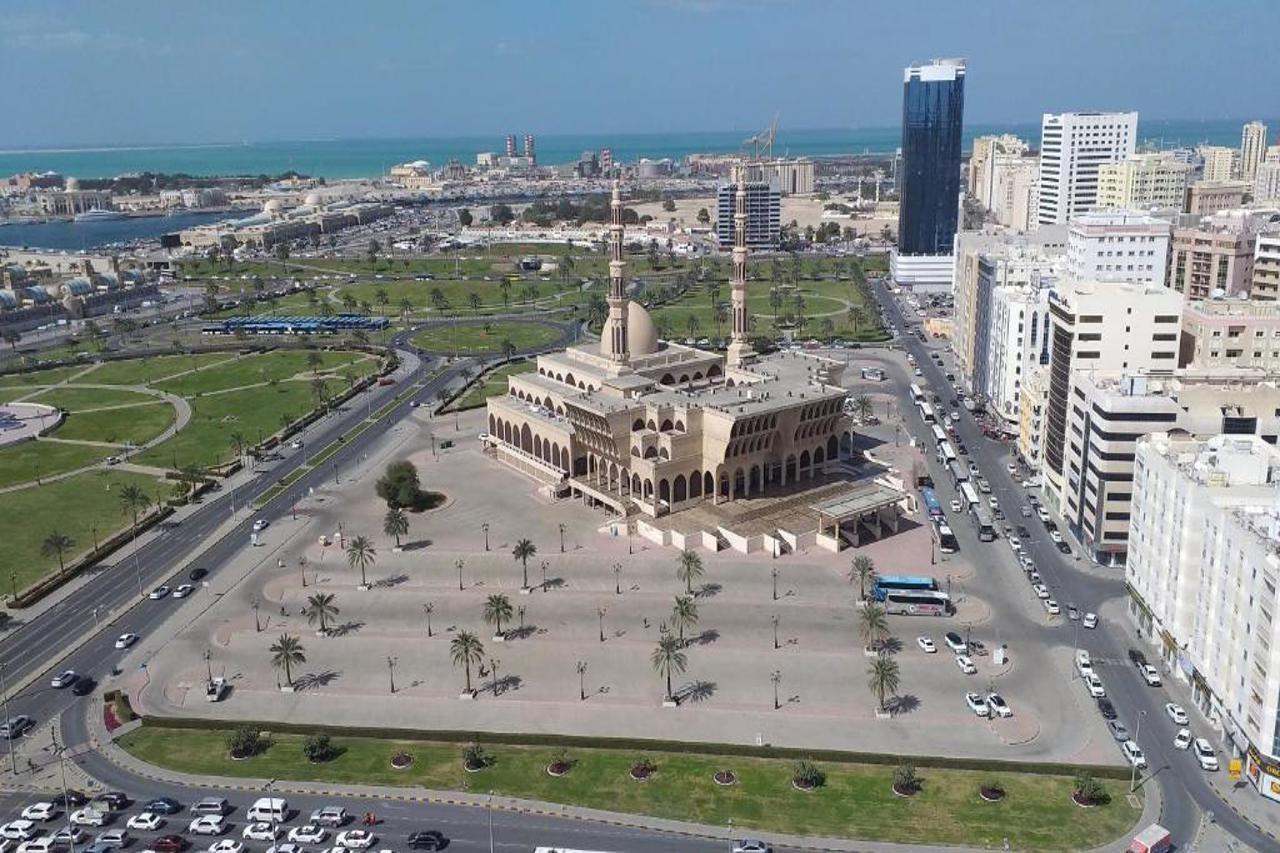 Al Hayat Hotel Suites Sharjah Ngoại thất bức ảnh