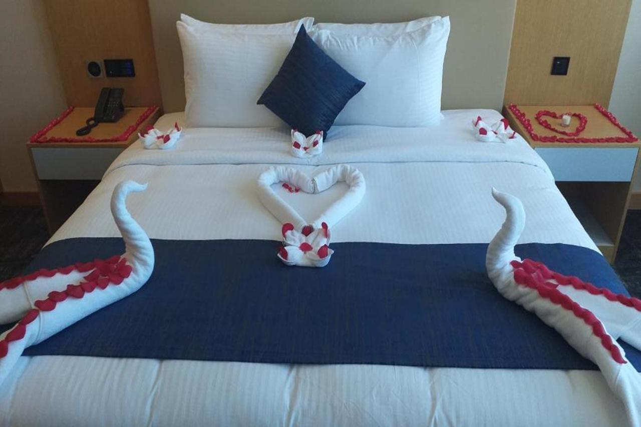 Al Hayat Hotel Suites Sharjah Ngoại thất bức ảnh